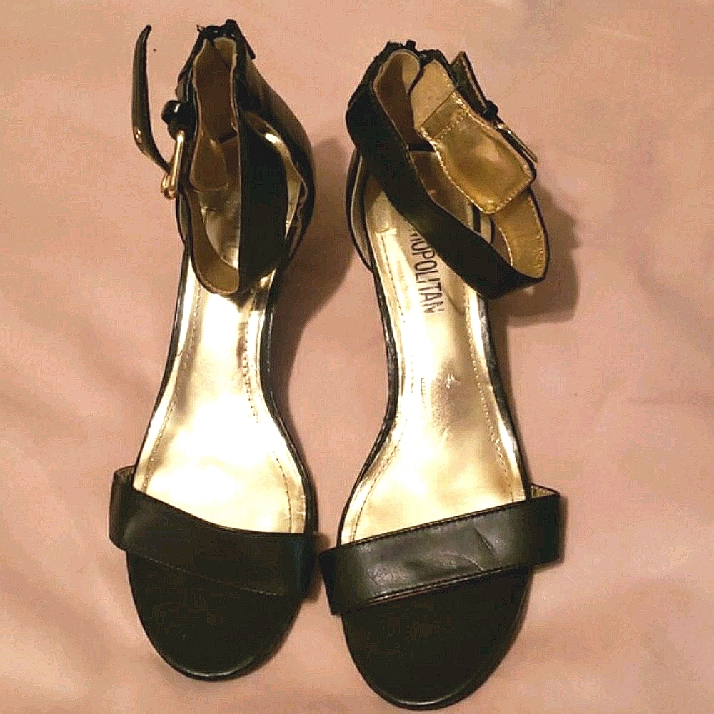 Cosmopolitan Black Wedge Sandals Sz 8